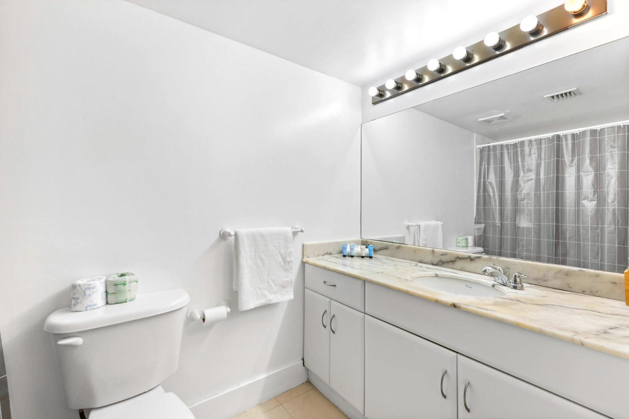 Beautiful W Breathtaking Views! Apartment